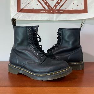 DR MARTENS - 1460 Smooth Leather Lace Up Boots - Size 9 M